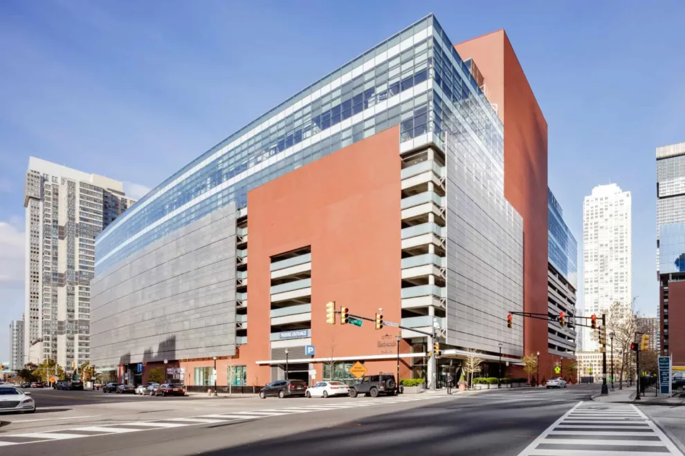 Dresdner Robin Maps Home of Future Jersey City Whole Foods Market