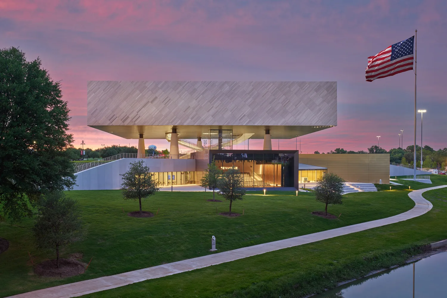 Graham Associates Receives Texas Outstanding Civil Engineering Achievement Award for National Medal of Honor Museum 